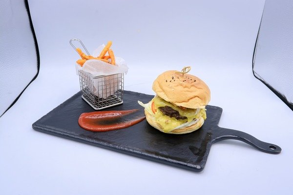 Australian Prime Beef Burger  | เบอร์เกอร์เนื้อไพร์มออสเตรเลียน 