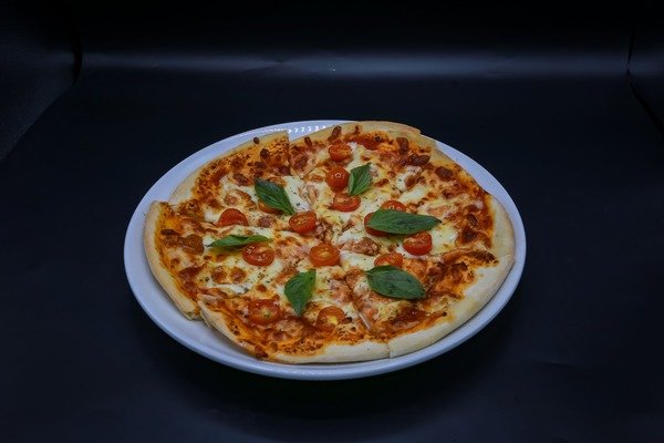 Margherita Pizza | พิซซ่ามาการิต้า 