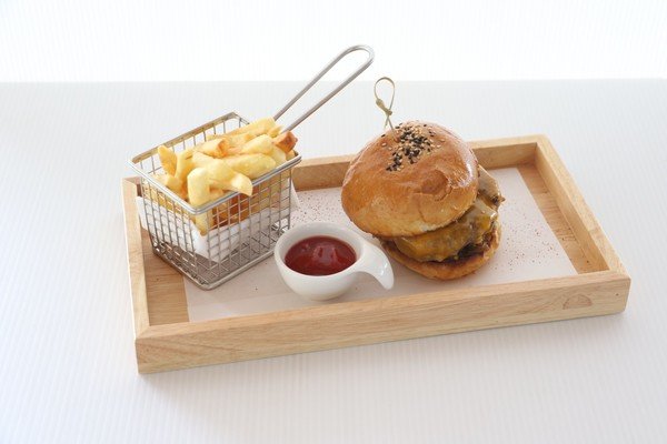 "WOW" Wagyu Burger |เบอร์เกอร์เนื้อวากิว 